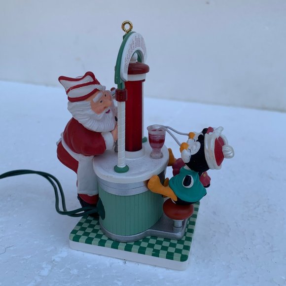 Sharing a Soda Hallmark Keepsake Magic Christmas Ornament - 1996 - Picture 4 of 10